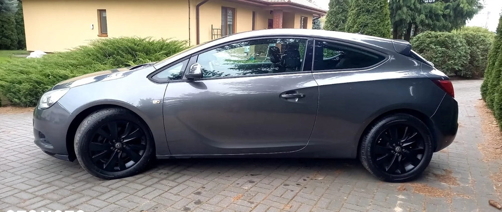 Opel Astra cena 31900 przebieg: 95000, rok produkcji 2013 z Strzegom małe 704